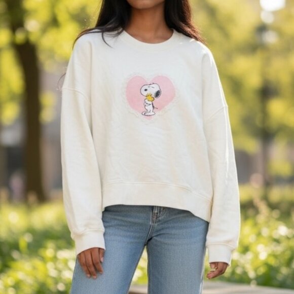 745 WOMENS XXL SNOOPY SWEATSHIRT BY PEANUTS - Picture 1 of 1